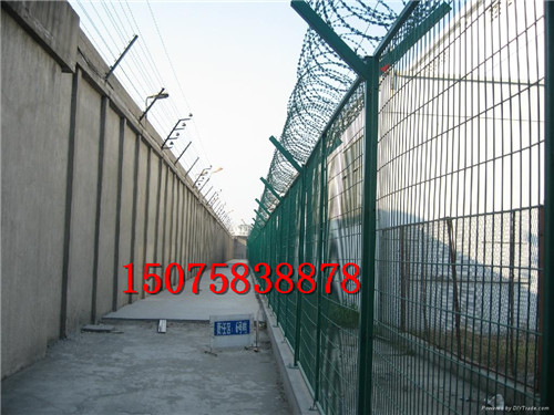 監(jiān)獄內(nèi)警戒區(qū)隔離網(wǎng)