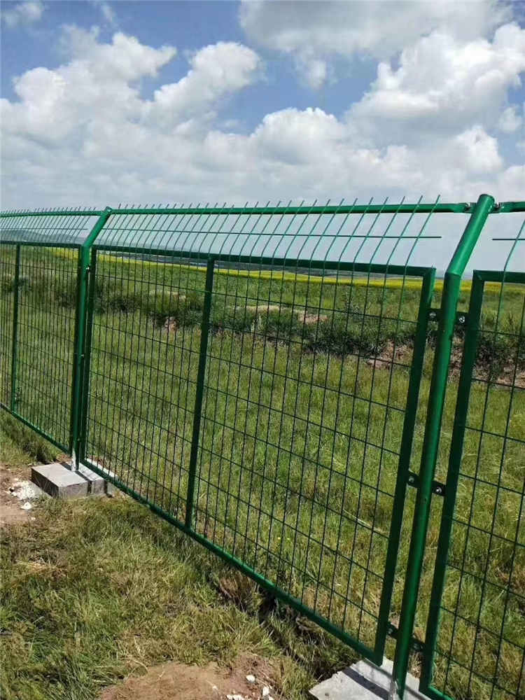 護欄網(wǎng)浸塑法