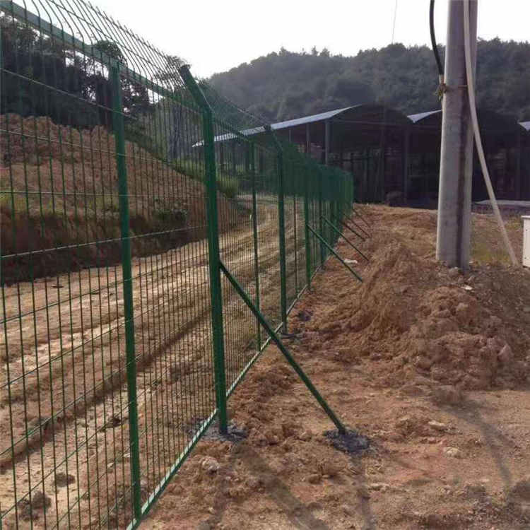 高速公路護(hù)欄網(wǎng)安裝施工的要求