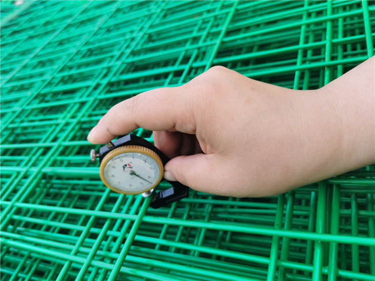 干渠兩側(cè)防護網(wǎng)水利設施隔離網(wǎng)護欄